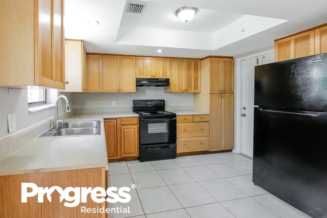 Building Photo - 770 NE 50th Ct