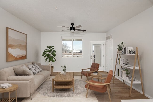 Building Photo - Yellowstone Apartments