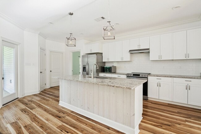 Building Photo - Gem in Slidell with 3br! Must See!