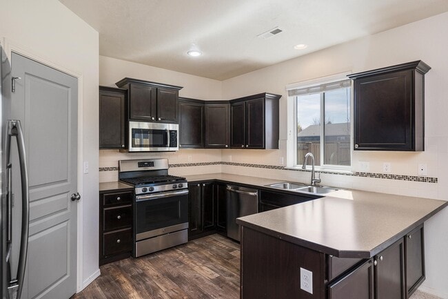 Building Photo - 3616 SW Pumice Stone Ave