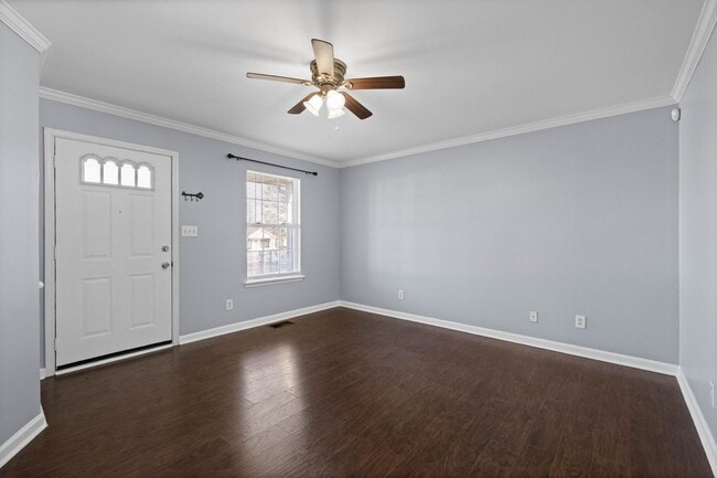 Building Photo - Cute home move in ready in the heart of Oak Grove- close to Fort Campbell and Shopping!