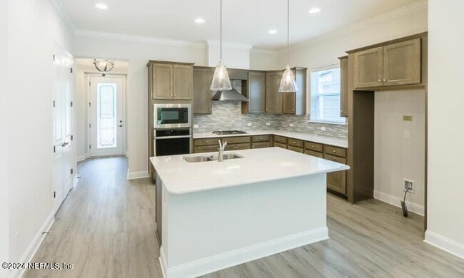 Building Photo - 141 Rockhurst Trl