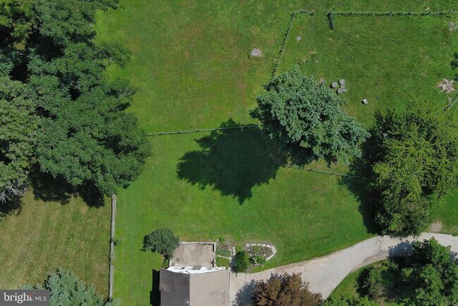 Building Photo - 504 Harriton Rd