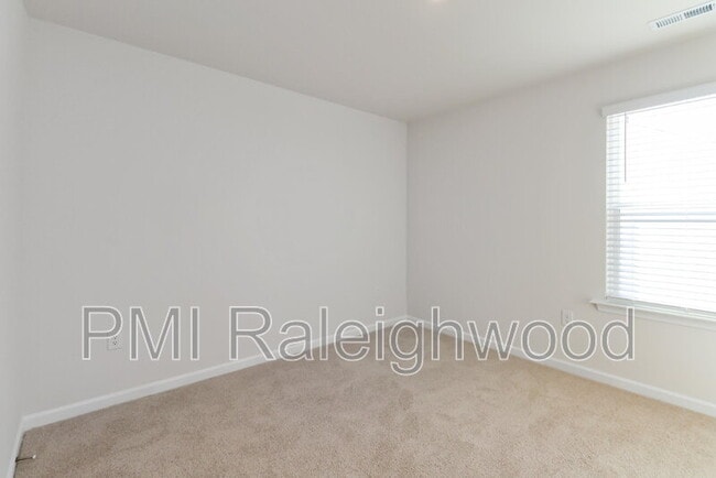 Building Photo - 258 Palm Dr