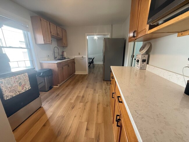 Building Photo - 57 Forest St