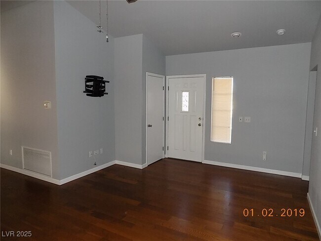 Building Photo - 9405 Slate Dr