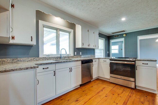 Building Photo - 8830 Manchester Pike