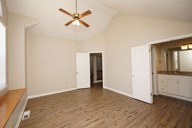 Building Photo - Great Fort Walton Beach Location