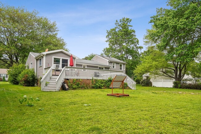 Building Photo - 44 Simsbury Manor Dr