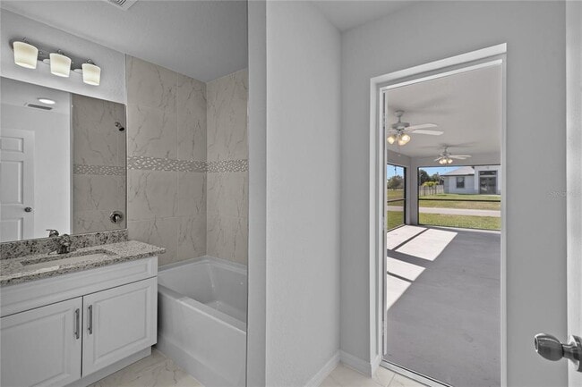 Building Photo - 710 NW 2nd Ln