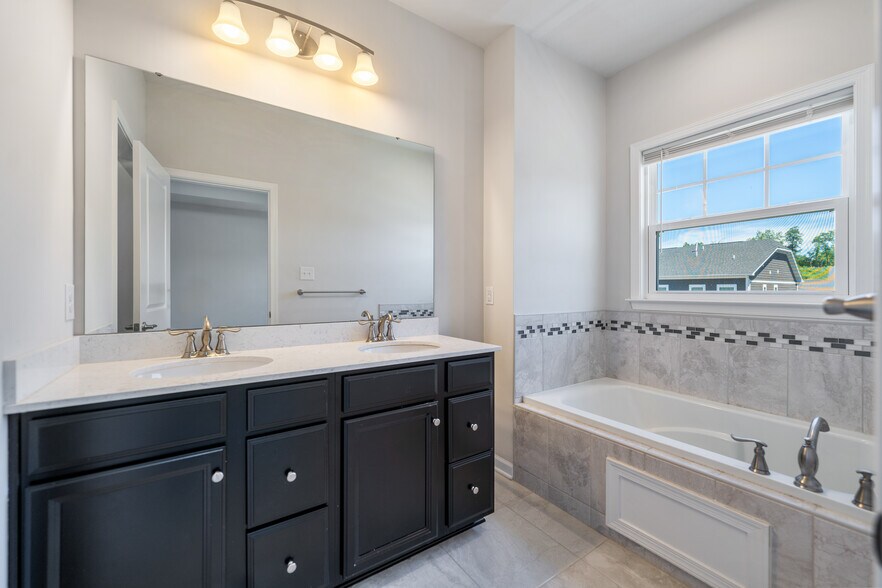 Building Photo - 521 Tuscarora Rd