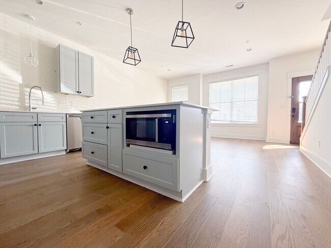 Building Photo - Spacious 4-Bedroom Home Near Tennessee Tech with Pool Access and Pet-Friendly Living