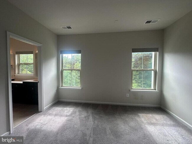 Building Photo - 10402 Steeplechase Run Ln