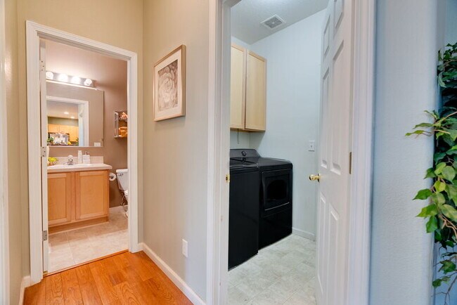 Building Photo - 16552 NE Pacific Terrace