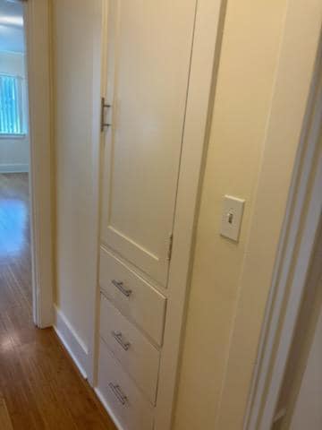 Building Photo - 916 10th Ave E