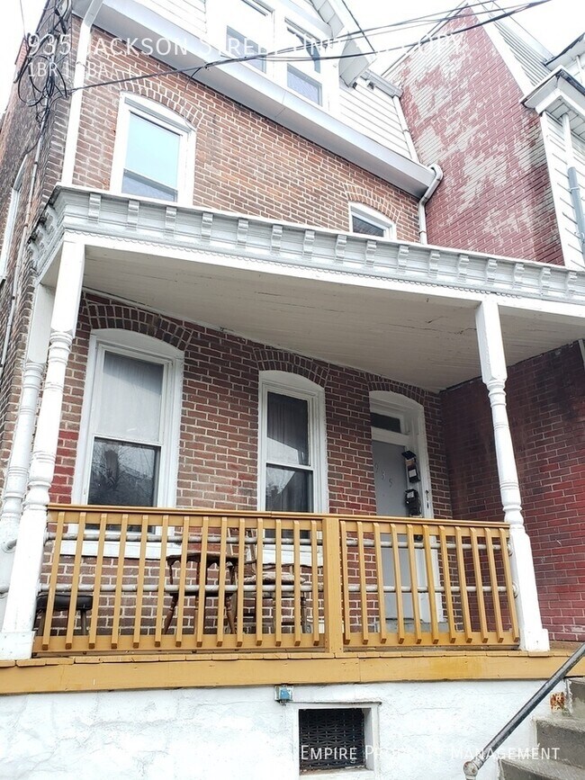 Primary Photo - 935 Jackson St