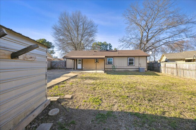 Building Photo - 3BED/2BATH REMODELED