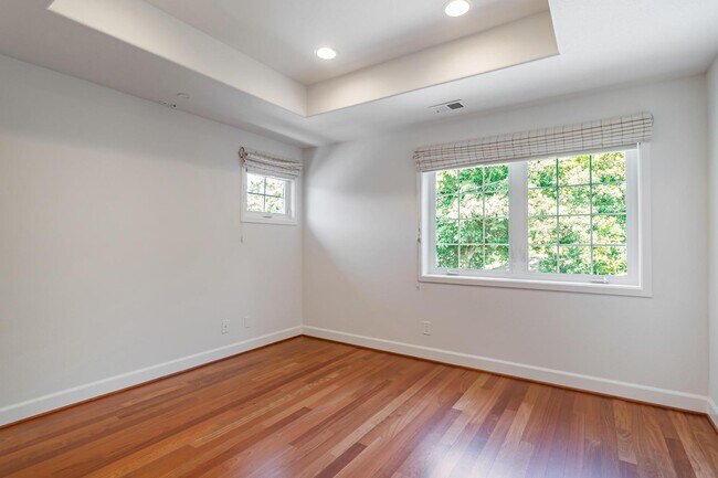 Building Photo - 130 Heather Ln