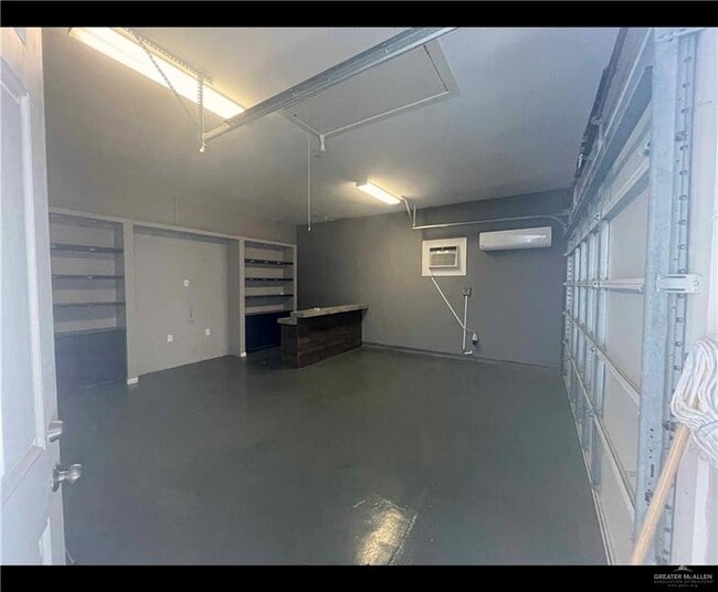 Building Photo - 23 E St