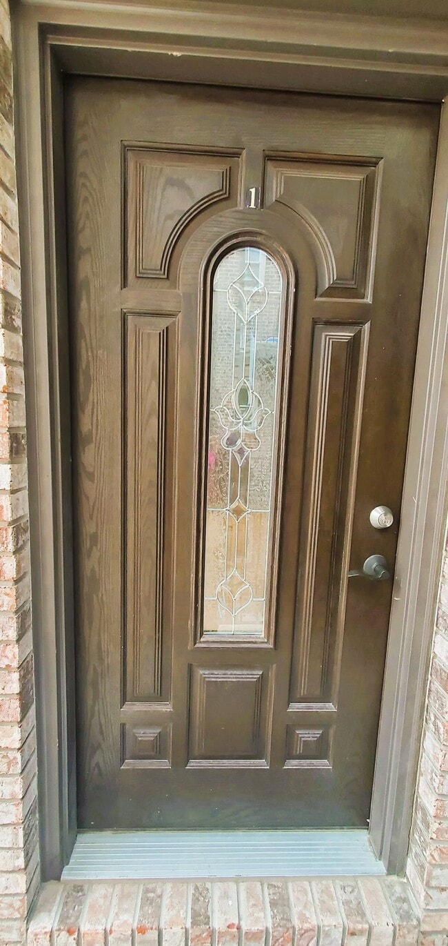 Building Photo - 220 WILLIAM St