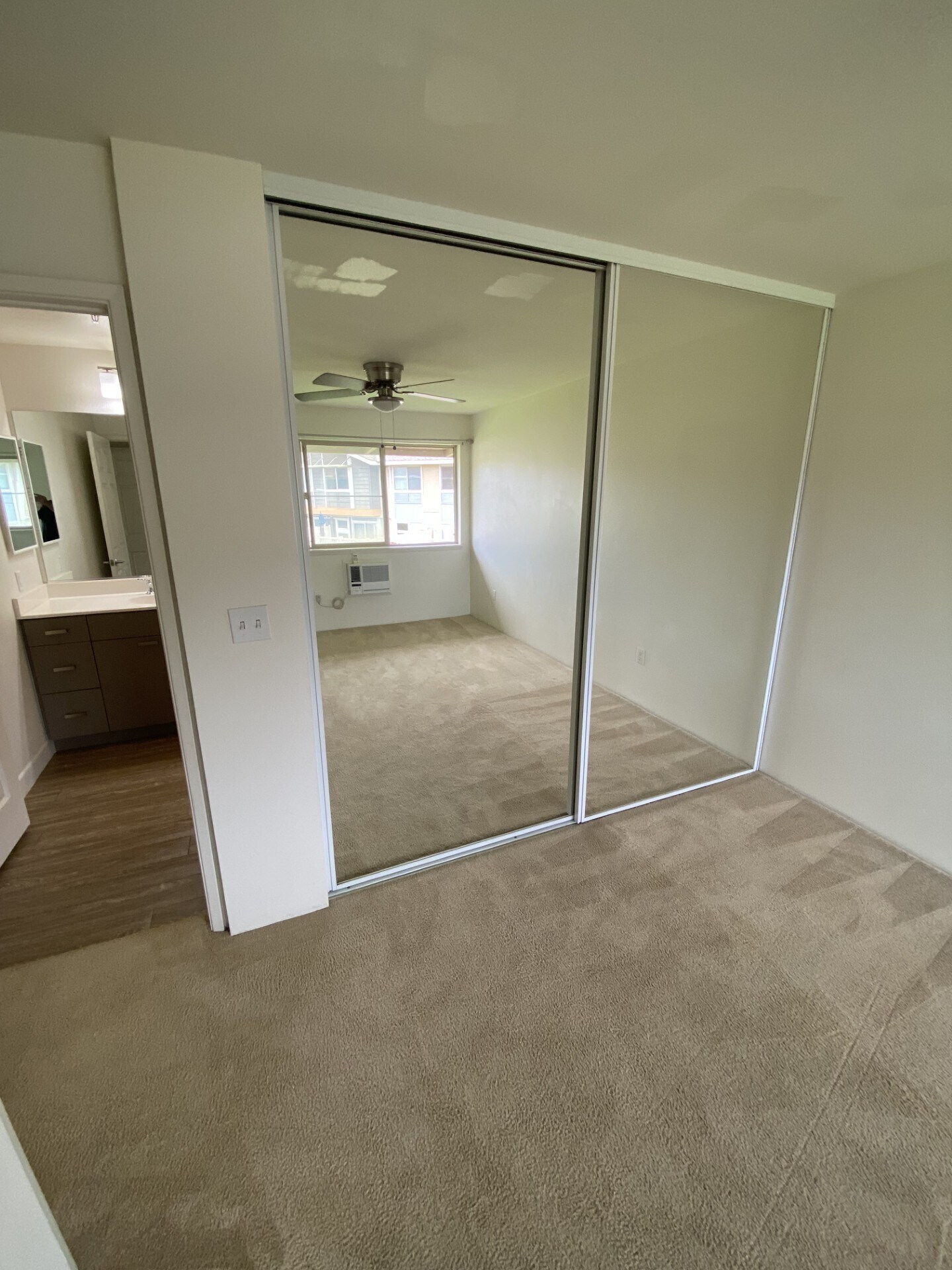 Building Photo - 50 Kihalani St