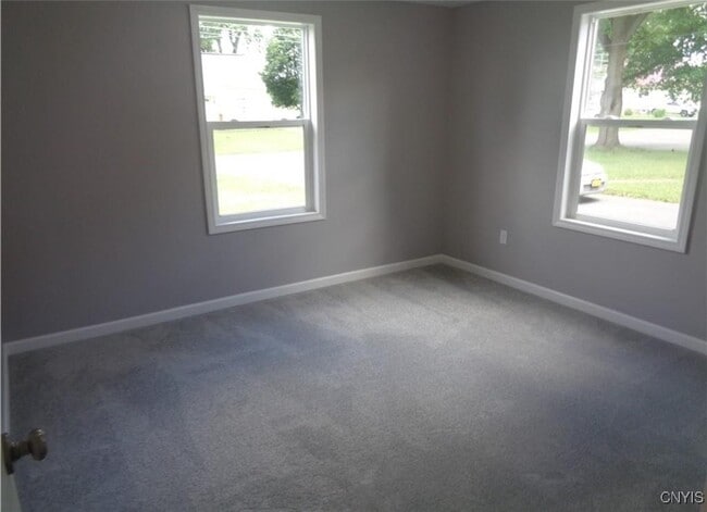 Building Photo - 303 Kirsch Dr