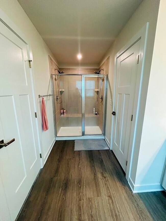 Building Photo - Beautiful Home in Moyock Subdivision - Min...