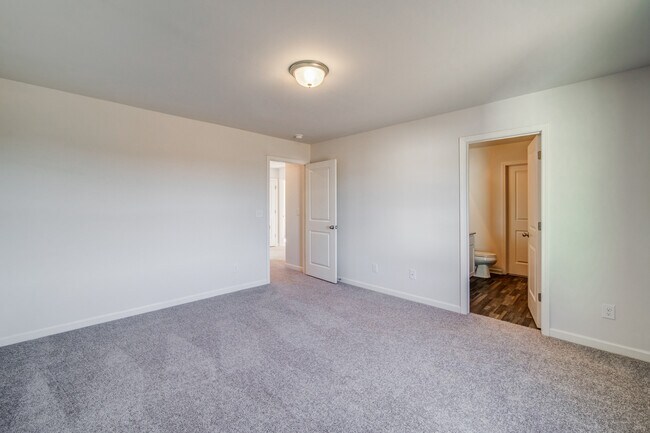 Building Photo - 300 Coverly Ct