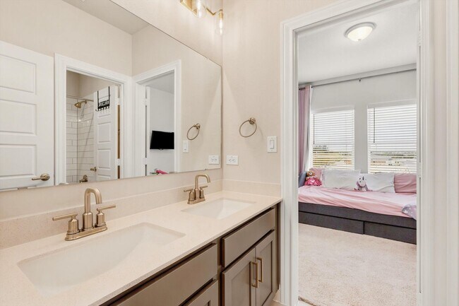 Building Photo - Elegant Living with Space to Spare | 4 Bed • 3.5 Bath