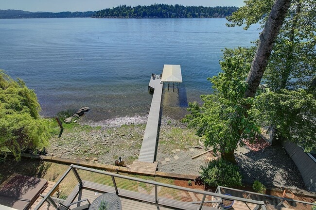 Building Photo - 3bd/3.75ba Sammamish Home