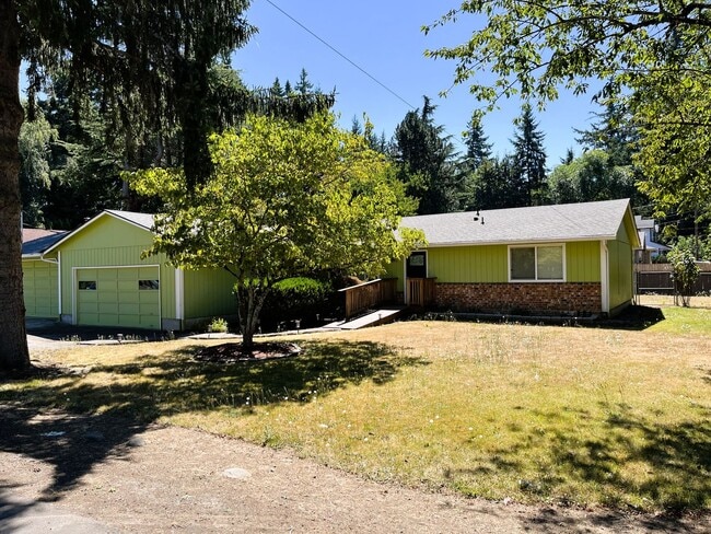 Building Photo - Beautifully Appointed Home on Generous Lot – SE Portland Rental!