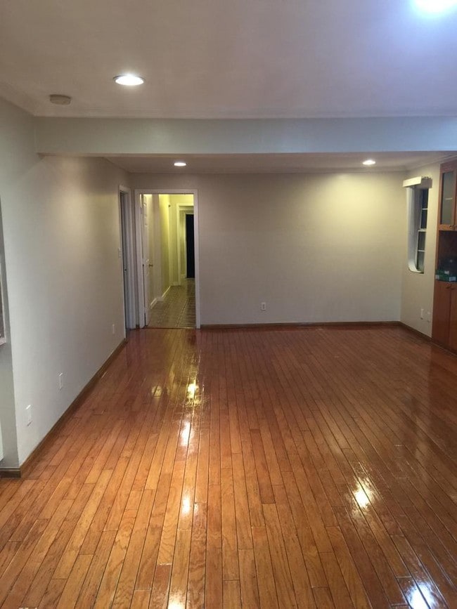 Living room - 349 W Lomita Ave