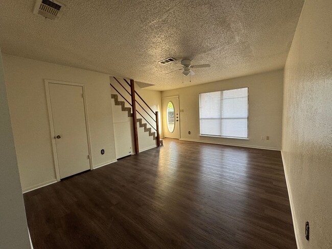 Building Photo - 3407 Victoria Cir