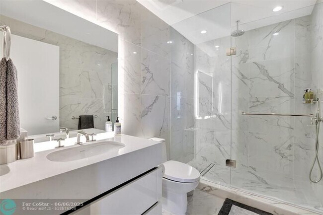 Building Photo - 525 N Fort Lauderdale Beach Blvd