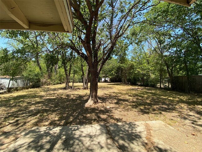 Primary Photo - 1813 Wayne St