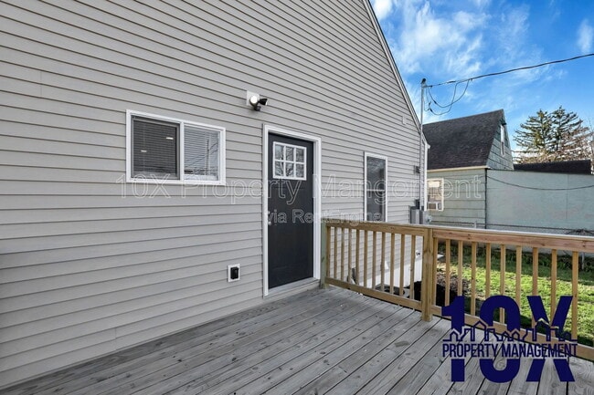 Building Photo - 2453 McGuffey Rd