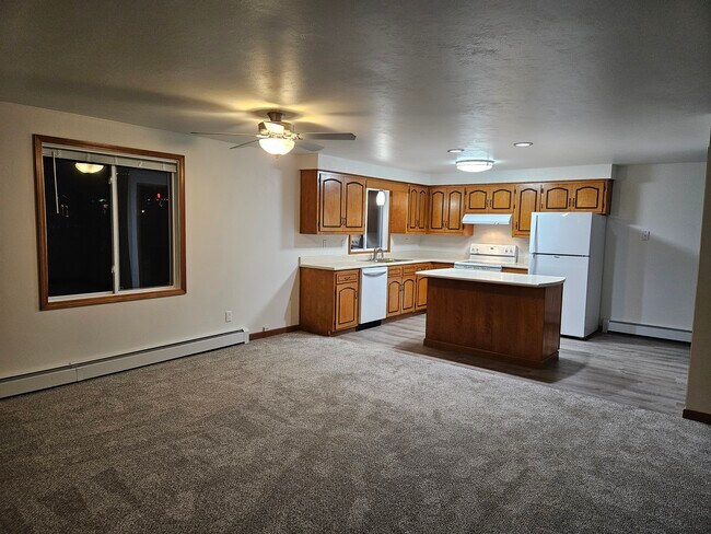 Building Photo - 2340 S Ridge Rd