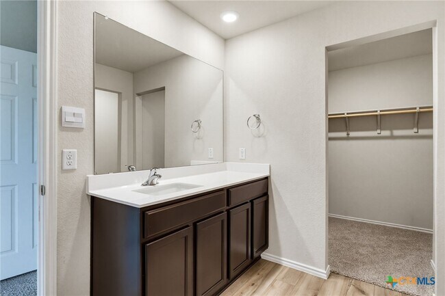 Building Photo - 2225 Oregano Ct