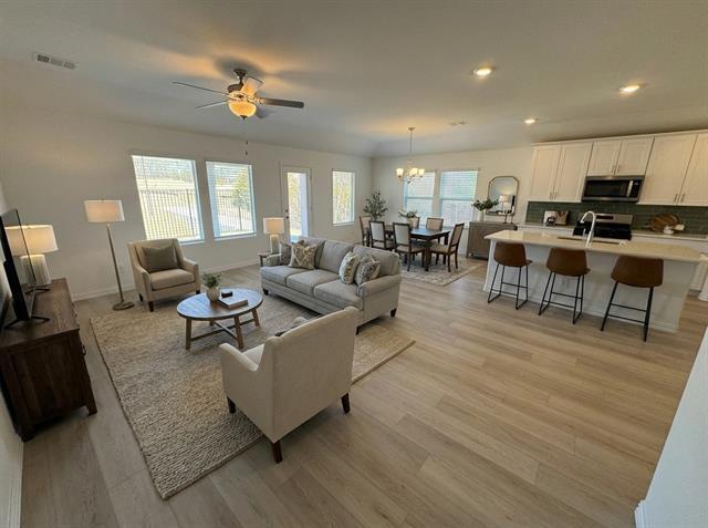 Building Photo - 700 London Town Ln