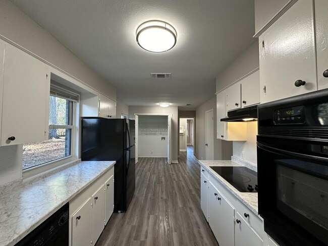 Building Photo - 3702 Sabine Ave