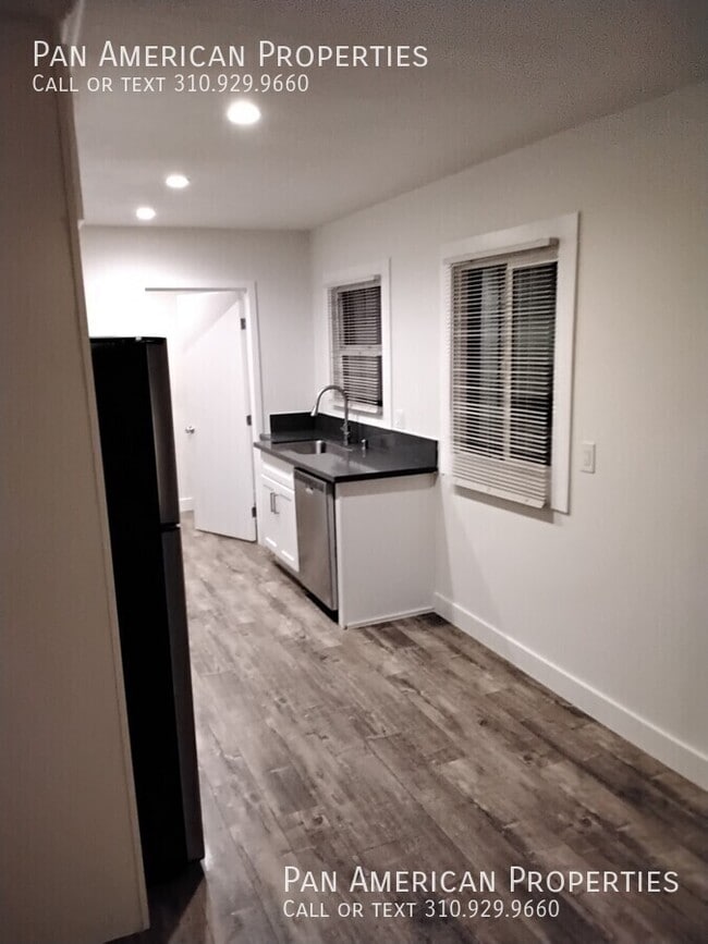 Building Photo - 6625 1/2 Crenshaw Blvd.-