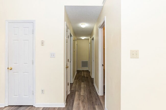 Building Photo - Beautiful One-Level 3-Bedroom Home in Raleigh