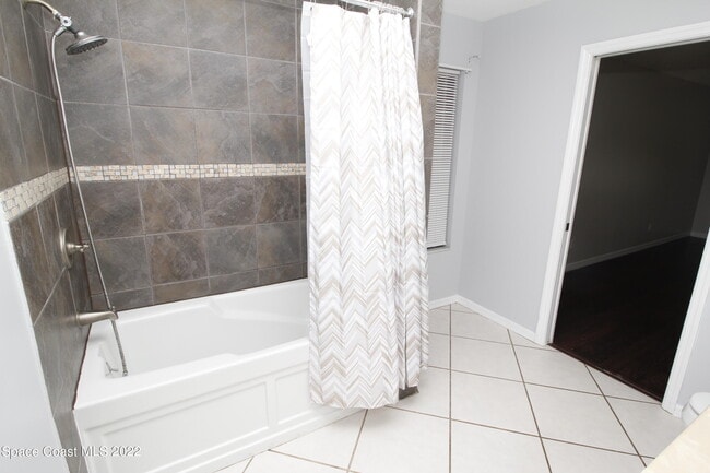 Building Photo - 1009 Fairplay Ave NW