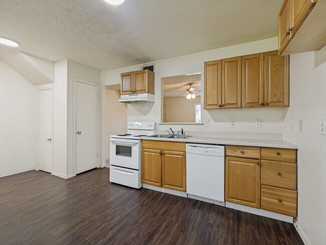 Building Photo - 1410 Arvel Cir