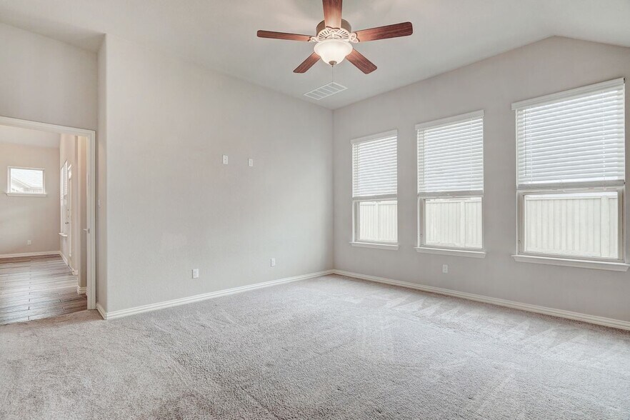 Building Photo - 213 Mindy Way