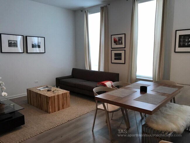 Building Photo - 2022 S Throop St