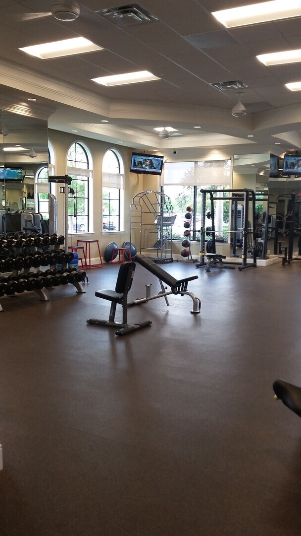 Building Photo - **2 + Den Condo - 1 Car garage - Fully Furnished - Short Term Lease (5.11 - 11.30) **