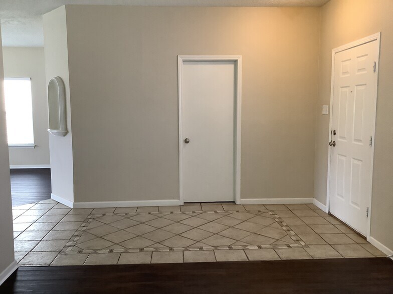 Building Photo - 5734 N Attleburg Dr