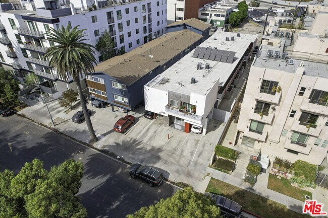 Building Photo - 5831 Carlton Way