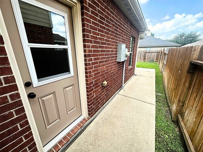 Building Photo - 8218 Nagy Hill St